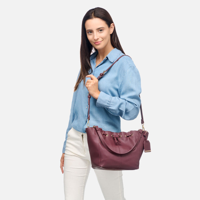 DAPHNER WOMAN