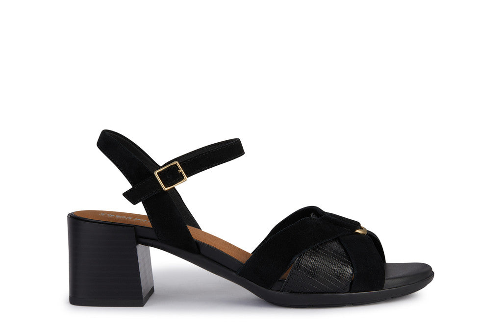 NEW MARYKARMEN WOMAN