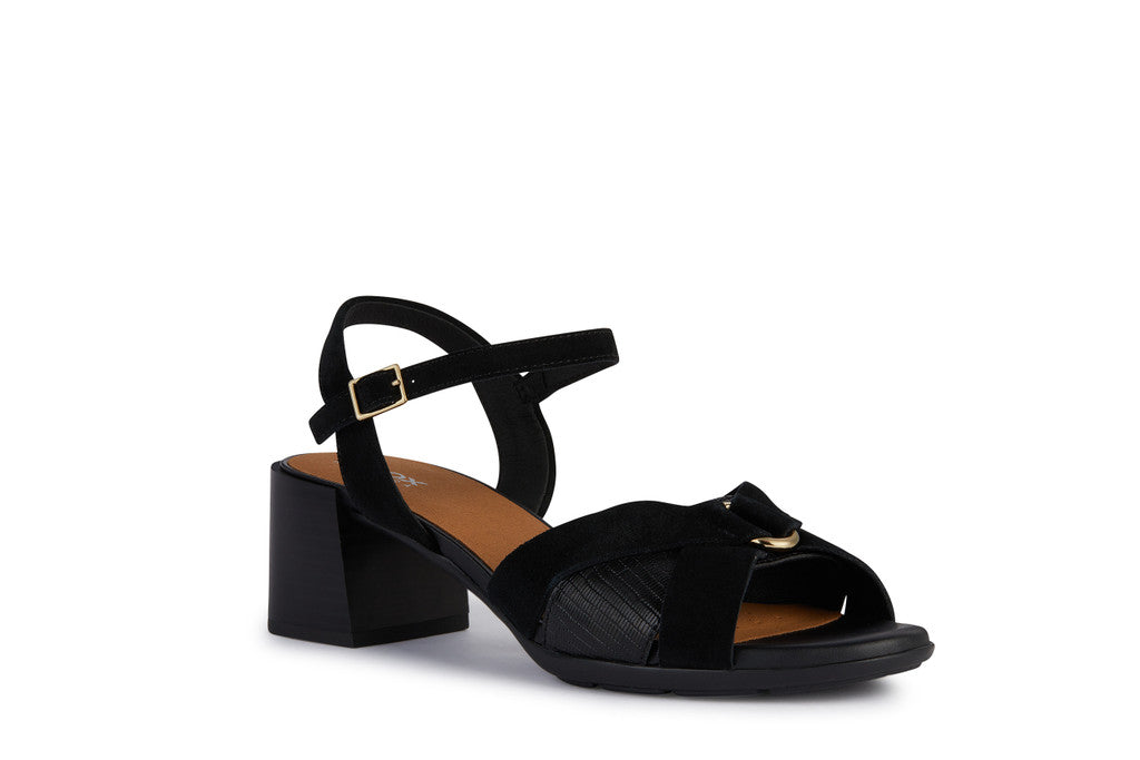 NEW MARYKARMEN WOMAN